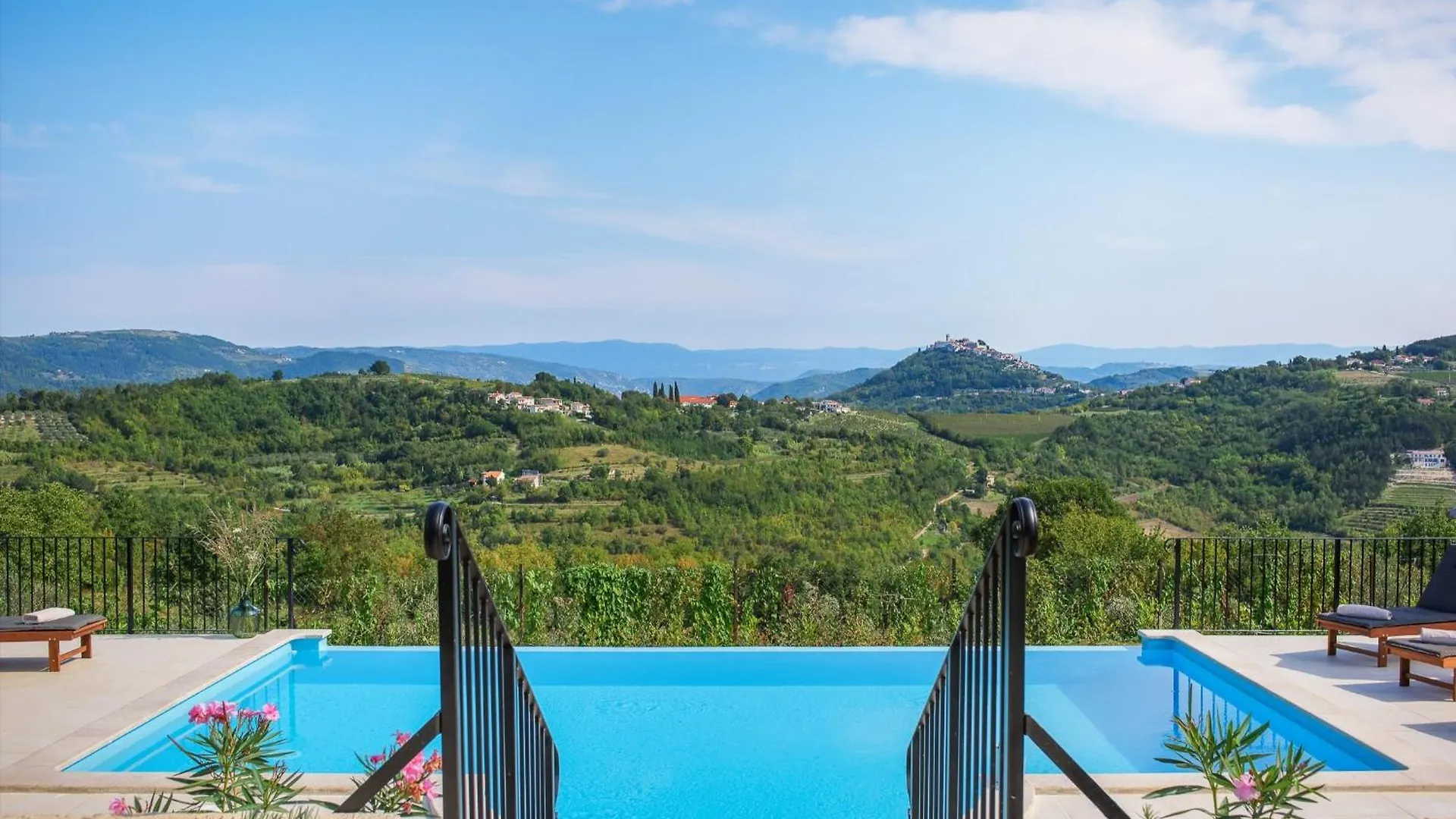 Motovun View Villa 0*,